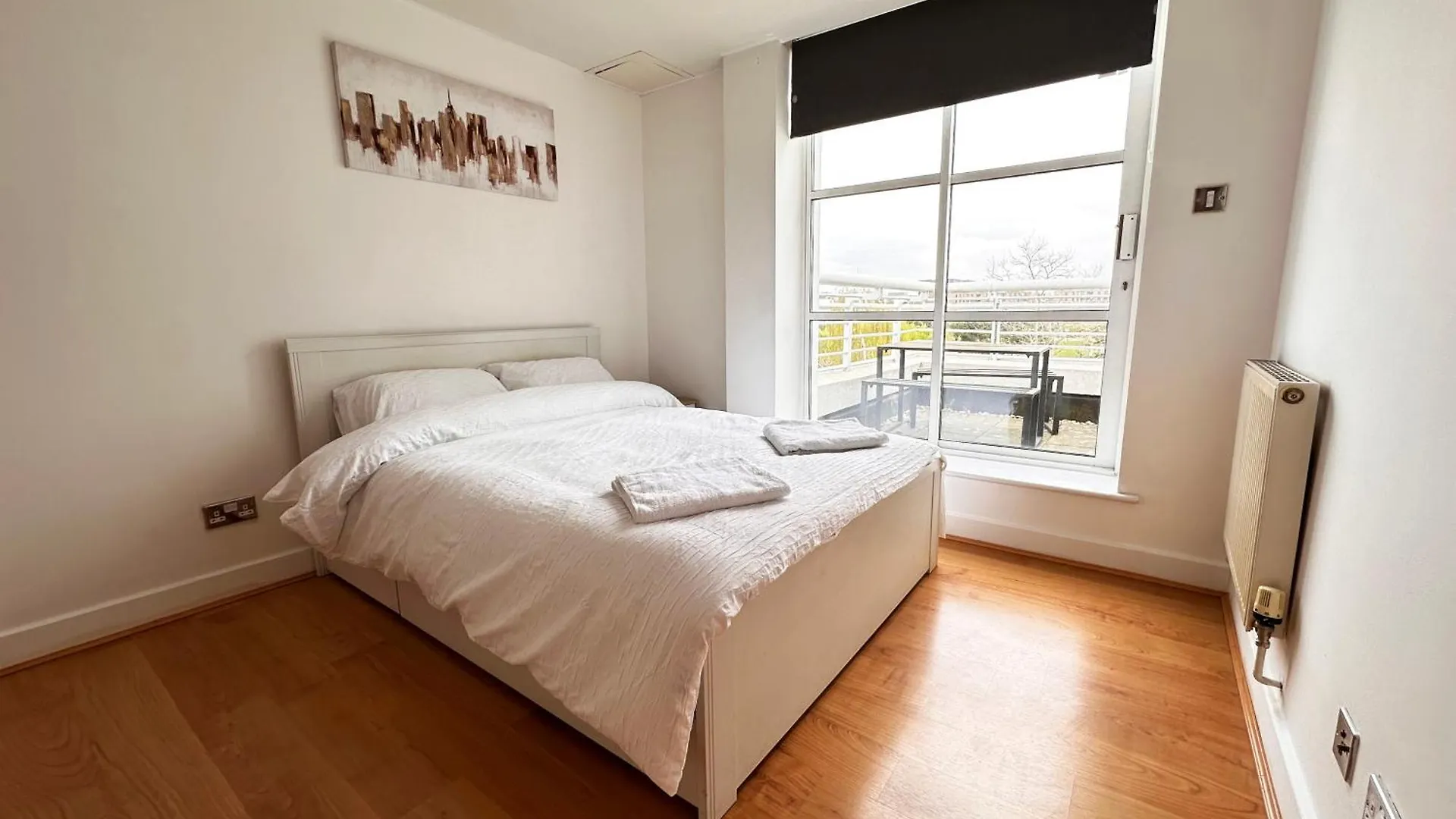 Lovely 1 Bedroom Apartment In Royal Docks By The River London