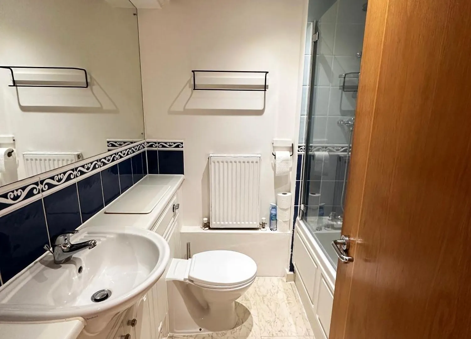 Lovely 1 Bedroom Apartment In Royal Docks By The River London 0*,