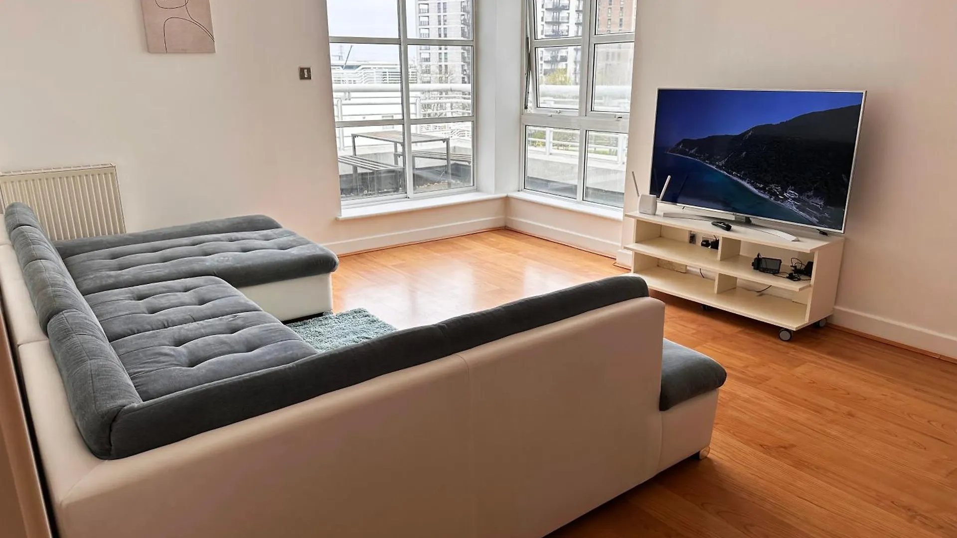 Lovely 1 Bedroom Apartment In Royal Docks By The River London United Kingdom