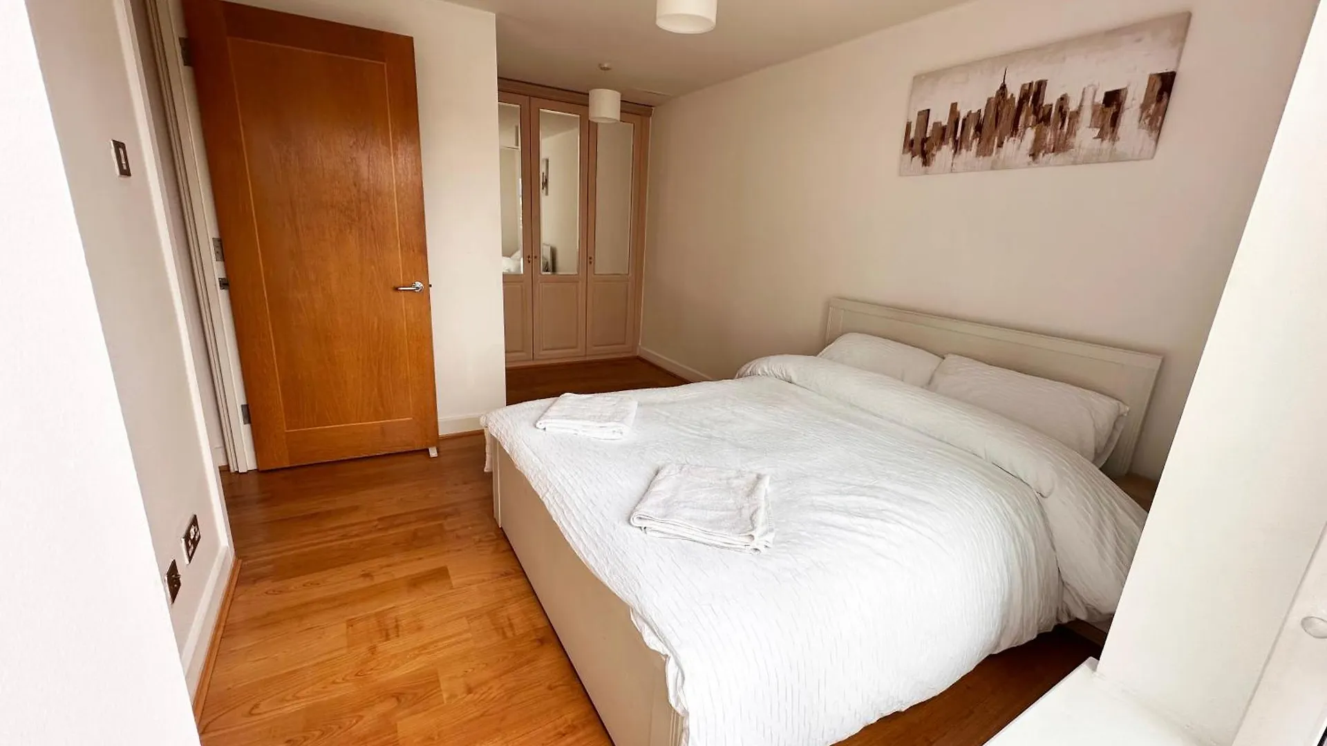 Lovely 1 Bedroom Apartment In Royal Docks By The River London 0*,  United Kingdom
