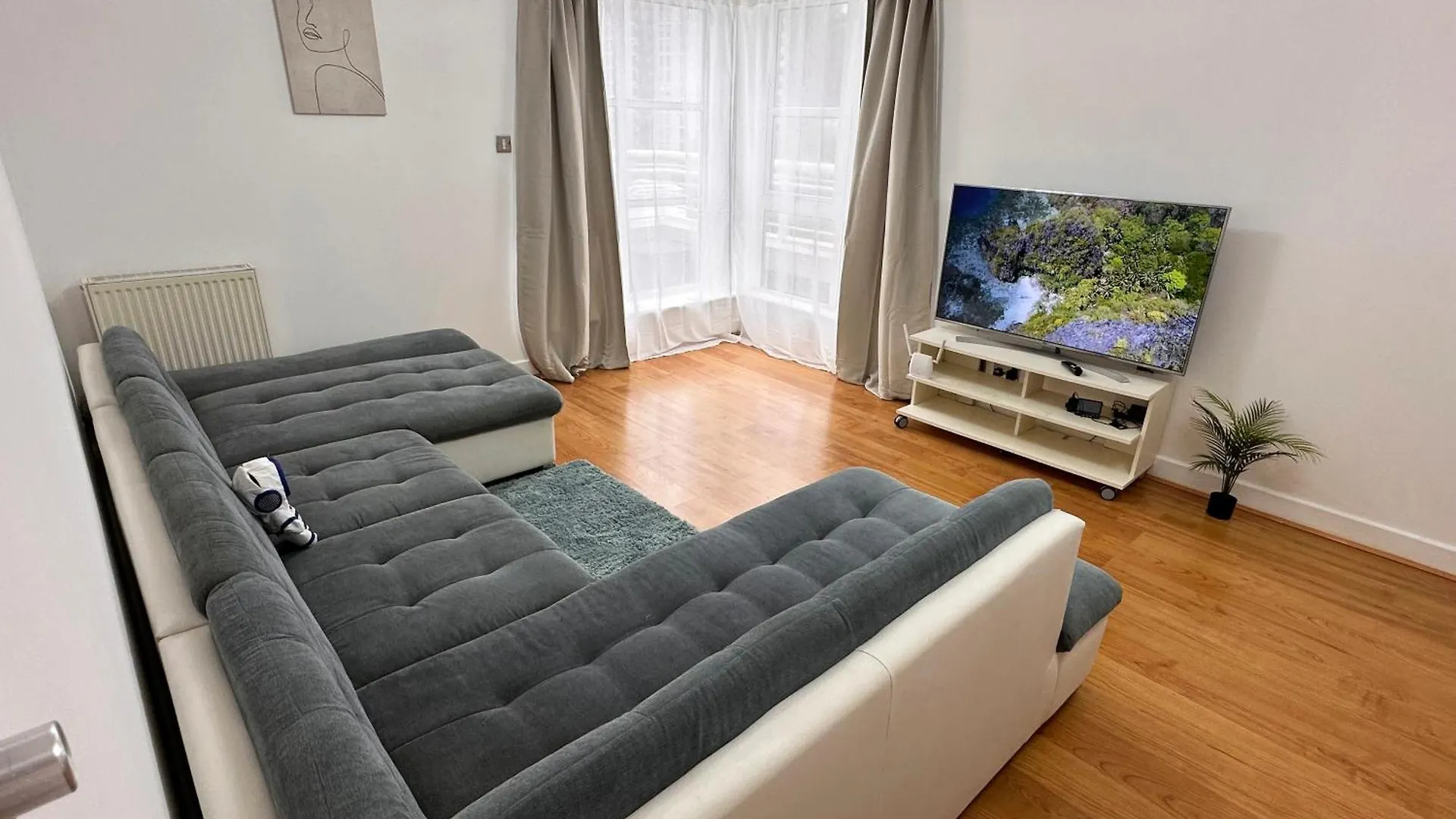 Lovely 1 Bedroom Apartment In Royal Docks By The River London