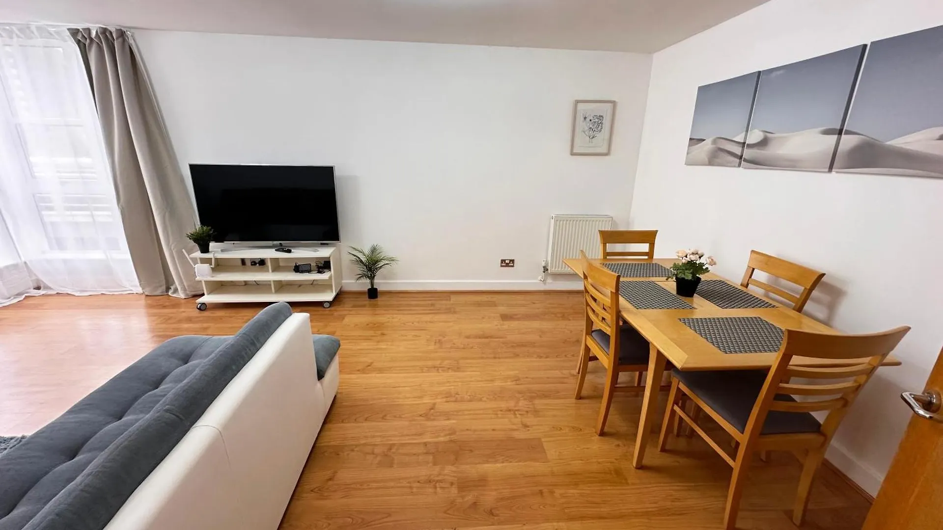 Lovely 1 Bedroom Apartment In Royal Docks By The River London